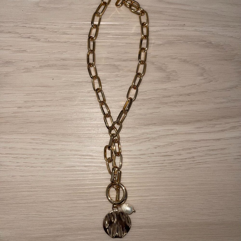 Chunky gold necklace